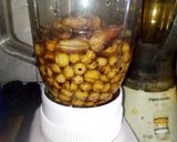 A picture of step 3 of Tiger nut milk shake.