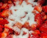 Foto del passaggio 6 della ricetta Cheesecake alle fragole
