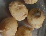 A picture of step 1 of Aloo chokha.