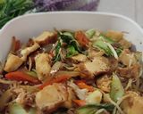 Gambar langkah 4 resipi Taugeh Goreng Kicap Tauhu.