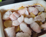Foto del paso 5 de la receta: Rape al horno con almendra crocante