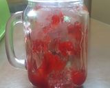 Foto langkah ke 2 dari resep Korean Strawberry Milk.