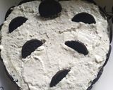 A picture of step 3 of Cookie cream cake.