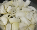 Foto del paso 2 de la receta: Pechuga encebollada al curri