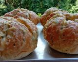 Foto langkah ke 5 dari resep Korean Cream Cheese Garlic Bread.