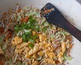 Foto langkah ke 5 dari resep Kwetiau Goreng.