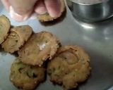 A picture of step 8 of Crispy Layered Methi Puri.