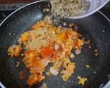 शिमला मिर्च और प्याज़ की स्वादिष्ट सब्ज़ी 😋🌶️🧅 रेसिपी चरण 5 फोटो