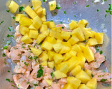 Foto del paso 4 de la receta: Tartar de salmón con aguacate y mango