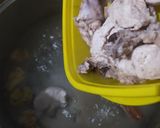 Foto langkah ke 3 dari resep 1004. Sup Ayam Rempah Simpel.