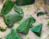 🥦 Brokkolis - spenótos főzelék reszelt sajttal 💚 recept fázis 3 fotója