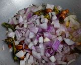 A picture of step 3 of Capsicum Poha.