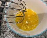 Foto del paso 1 de la receta: Tostadas con huevo en sartén 🍞 🍳