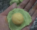 Foto langkah ke 5 dari resep Kue Tok/ Kue Ku Isi Kacang Hijau.