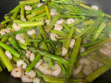 Salmón con salteado de espárragos