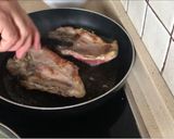 Foto del paso 4 de la receta Chuletas de cerdo con salsa de perejil