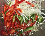 Foto del paso 3 de la receta: Enoki y Tofu con pimientos