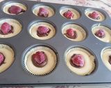 Nutellás epres muffin tört mogyoróval recept fázis 4 fotója
