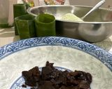 Foto langkah ke 3 dari resep Kue Putu Pandan (Cetakan daun pisang).