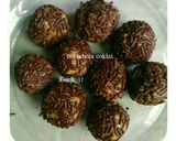 Foto langkah ke 1 dari resep Bola-bola coklat.