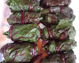 Foto del paso 4 de la receta: Niños envueltos con hojas de remolacha con carne de cerdo