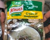 A picture of step 5 of Chicken and mushroom pie.