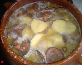 Foto del paso 5 de la receta: Codillo con níscalos y patata ;-)