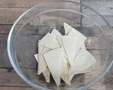 Foto del paso 1 de la receta Triángulos de maíz o trigo saludables