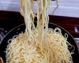 A picture of step 8 of Egg hakka noodles.