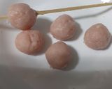 A picture of step 2 of Chicken balls skewer.