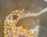 A picture of step 2 of Lebanese style bulgur and chickpeas (vg 🌱) (Bulgur bi dfeen).