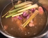 A picture of step 3 of Bún bò giò heo.