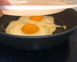 Foto del paso 4 de la receta: Hamburguesa con huevos a la plancha y crema de aguacate en Lékué Grill
