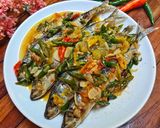 Foto langkah ke 5 dari resep Ikan Pindang Cabai Hijau (Lombok Ijo).