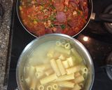 Foto del paso 5 de la receta: Tortiglioni con vegetales, chicharrón de camarón y salami