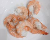 Hình bước làm 1 của món Salad tôm trứng rong biển