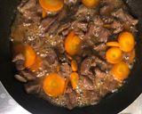 Foto langkah ke 5 dari resep Daging Bumbu Barbeque dengan Jamur Enikodake.