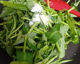 Foto langkah ke 3 dari resep Tumis Kangkung Terasi Margarin.