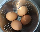 Une image de l'étape 2 de Salade tricolore aux œufs.