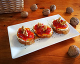 Foto del paso 5 de la receta: Pan integral con semillas con queso y pimientos caramelizados