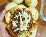 A picture of step 3 of Minced meat and cheese stuffed buns.