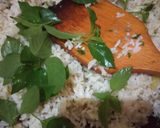 Foto langkah ke 3 dari resep Nasi goreng kencur daun kemangi.