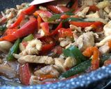 Foto langkah ke 2 dari resep Paprika Tumis Ayam.