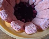 Une image de l'étape 2 de Charlotte framboises saint Valentin aux biscuits de Reims.