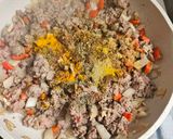 Foto del paso 8 de la receta: Tarta de carne casera con morrón, cebolla y hojas de remolacha