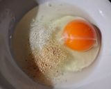 Foto langkah ke 1 dari resep Telur Dadar Sambal Tomat Ebi.