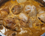 Foto del paso 3 de la receta: Muslitos de pollo en salsa con champiñones y arroz