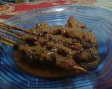 Foto langkah ke 7 dari resep Sate Kambing Kuah Kacang.
