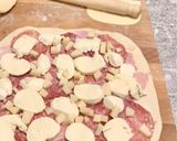 Foto del passaggio 6 della ricetta Pizza di cipolla (calzone di cipolla) tre ricette unico impasto