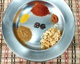 A picture of step 2 of Rice Roti Salad Lauki Chanadal Sabzi - Mini Meal Office Lunch Tiffin.